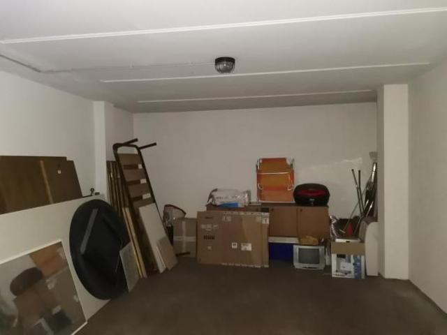 Box in vendita a Poggibonsi, Siena