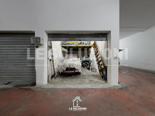 Box in vendita a Puglia, Bari