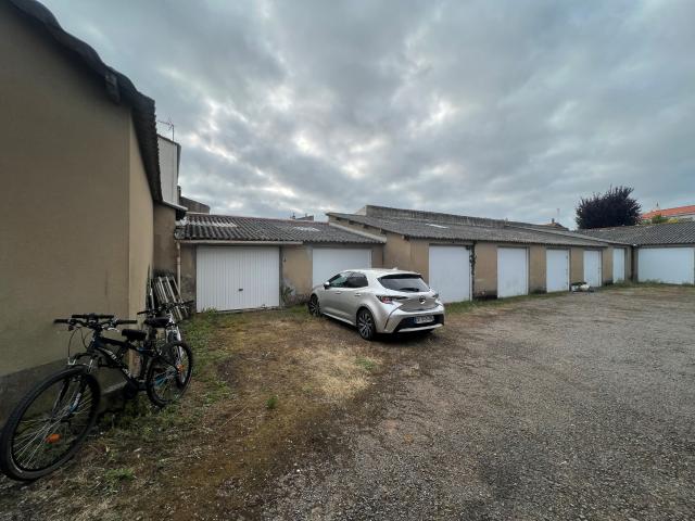 Garage vente à Les Sables-d'Olonne, Château-d'olonne
