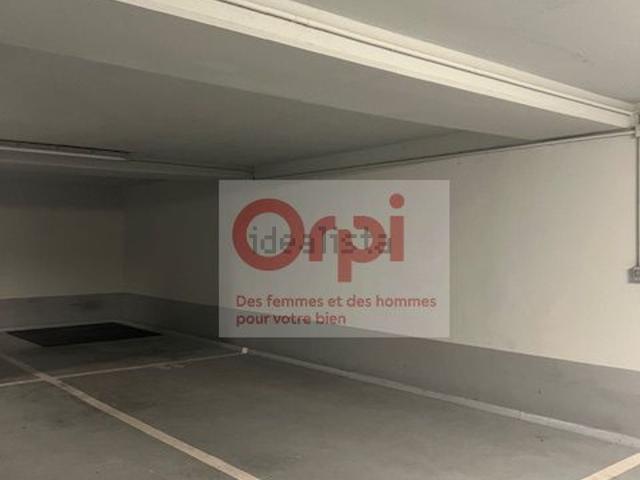 Garage vente à Quartier Centre-Ville / Corentin Celton / Les Varennes, Issy-les-Moulineaux