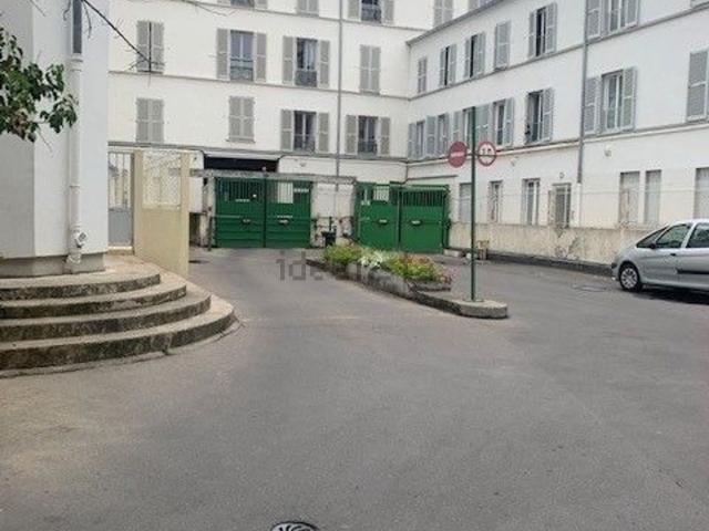 Garage location à Paris 18e Arrondissement, Paris