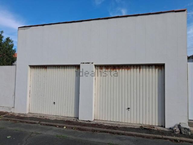 Garage vente à Port Neuf, La Rochelle