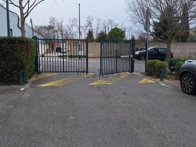 Garage location à Réalpanier, Le Pontet