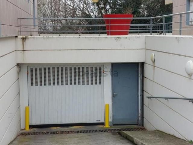 Garage location à Le Pontet Centre, Le Pontet