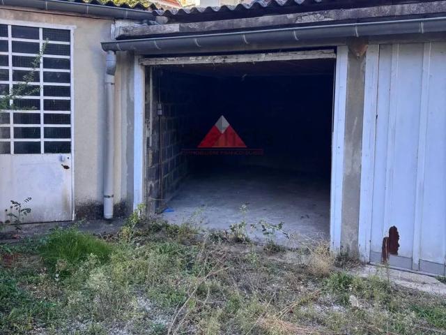Garage location à Champvert-Point du jour -Jeunet, Lyon