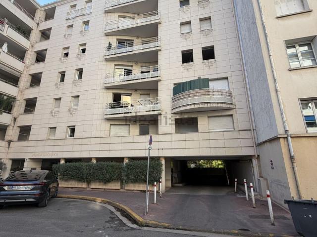 Garage location à Sainte-Anne, Marseille