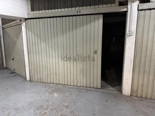 Garage vente à Carnolès, Roquebrune-Cap-Martin