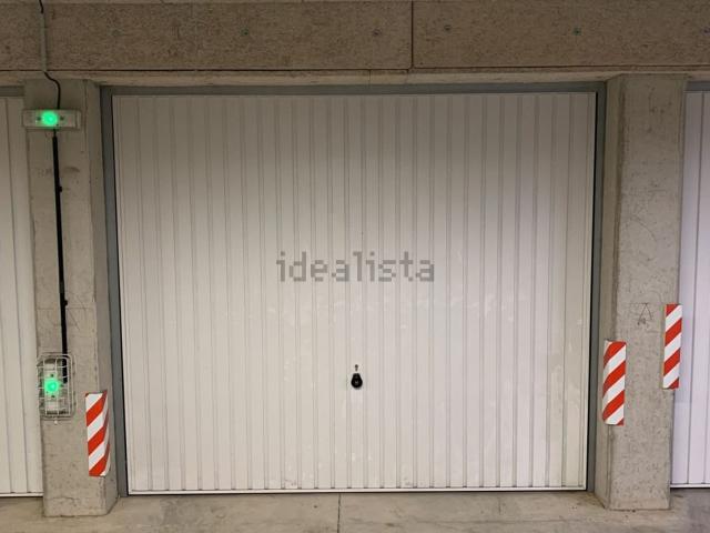 Garage vente à Espace Européen de l'Entreprise, Mittelhausbergen