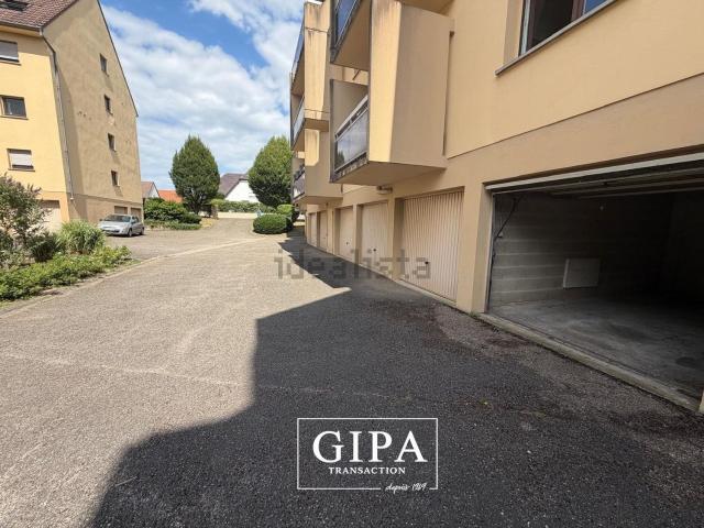 Garage vente à Mittelhausbergen, Collectivité européenne d'Alsace