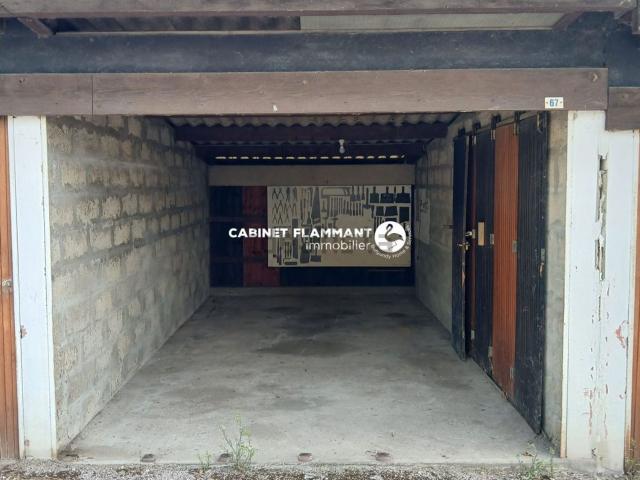 Garage vente à La Mairie, Montbard