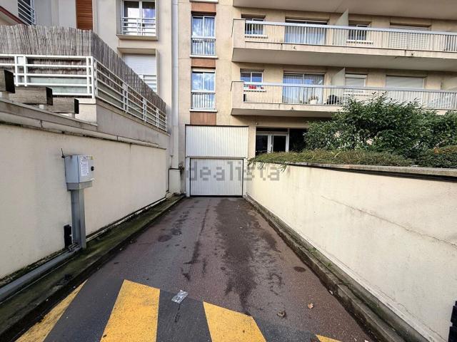 Garage vente à Jean-Moulin - Beaumonts, Montreuil