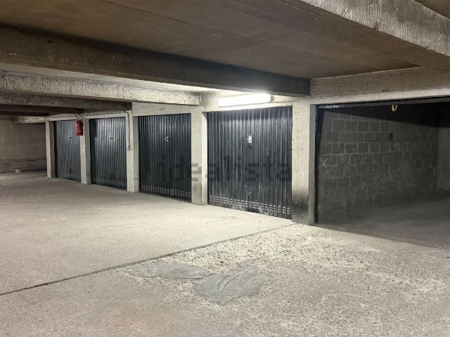 Garage vente à Quartier Ferry-Buffalo, Montrouge