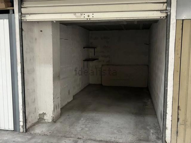 Garage vente à Thiers, Nice