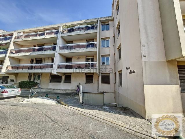 Garage vente à La Placette, Nîmes