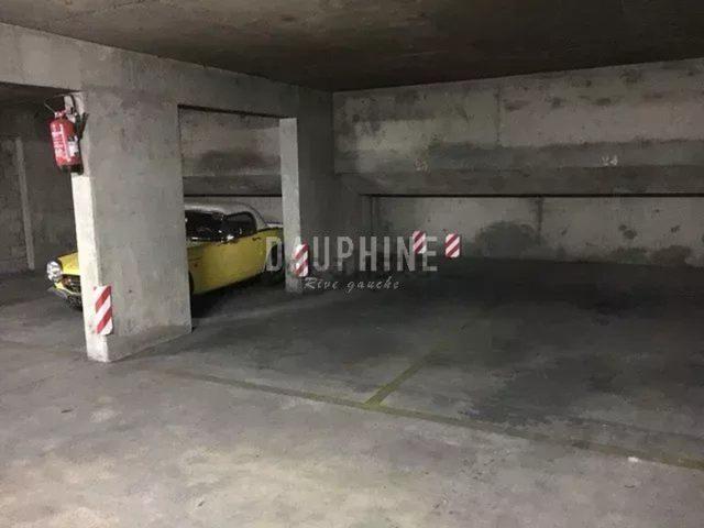Garage vente à Paris 6e Arrondissement, Paris