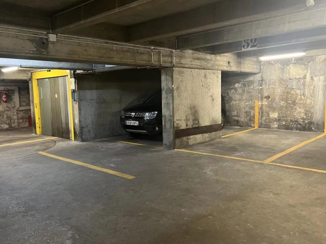 Garage vente à Paris 14e Arrondissement, Paris