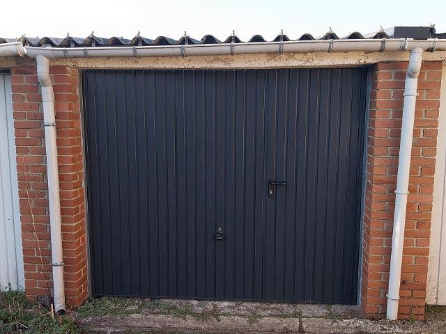 Garage vente à Lens, Éleu-dit-Leauwette