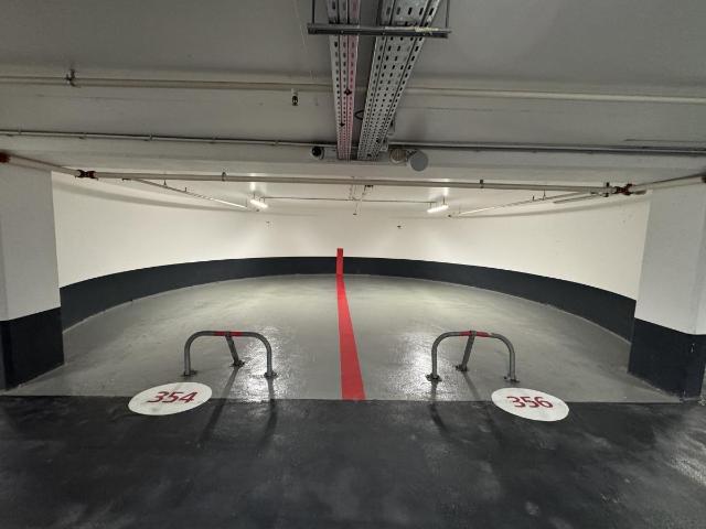 Garage vente à Paris, Île-de-France