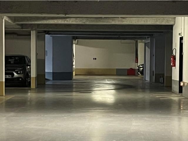 Garage vente à Boulogne-Billancourt, Issy-les-moulineaux