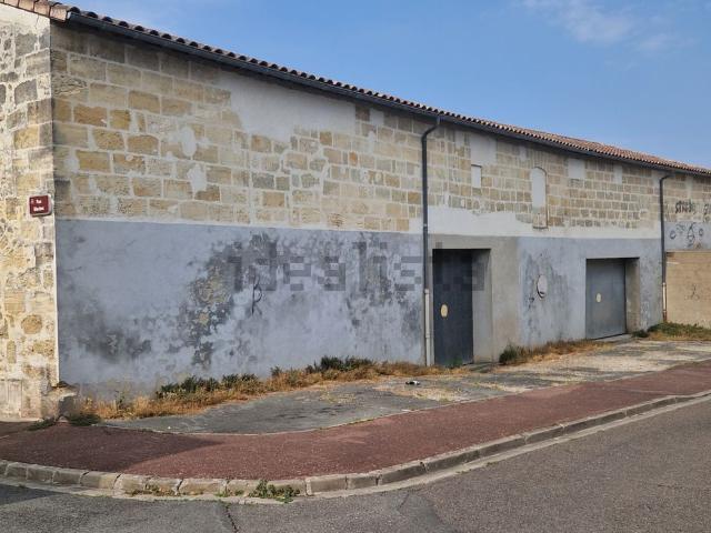 Garage vente à Pauillac, Gironde