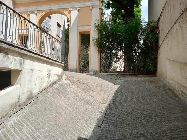 Box in affitto a Zona Centro, Brescia