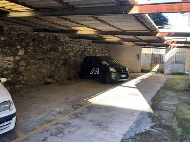 Box in affitto a Ponente, Serra Riccò