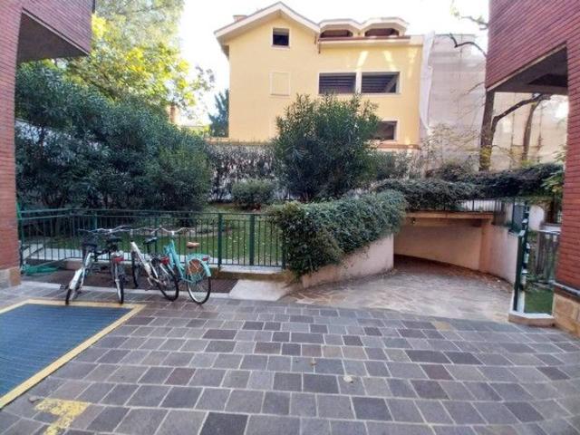 Box in affitto a Municipio 1, Milano