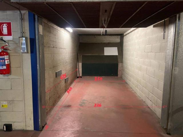 Box in affitto a Municipio 1, Milano