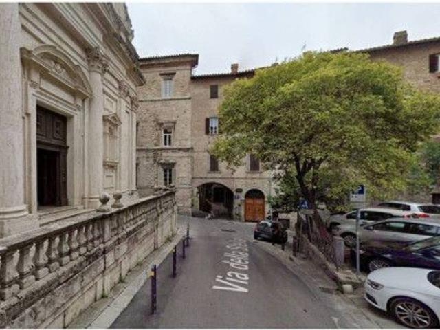 Box in affitto a San Marino, Cenerente