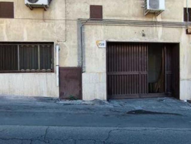Box in vendita a Belpasso, Sicilia
