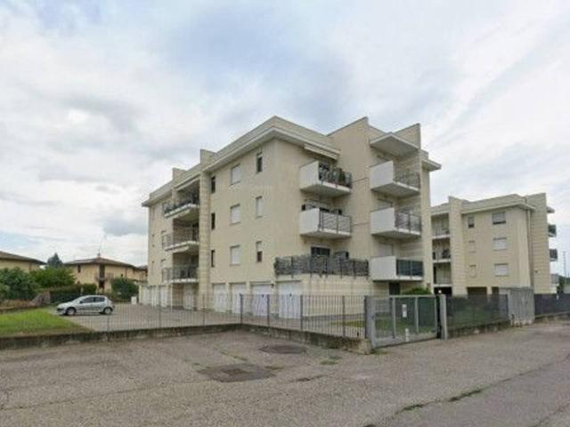 Box in vendita a Casorate Primo, Lombardia