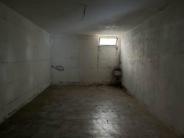 Box in vendita a Chieti, Abruzzo