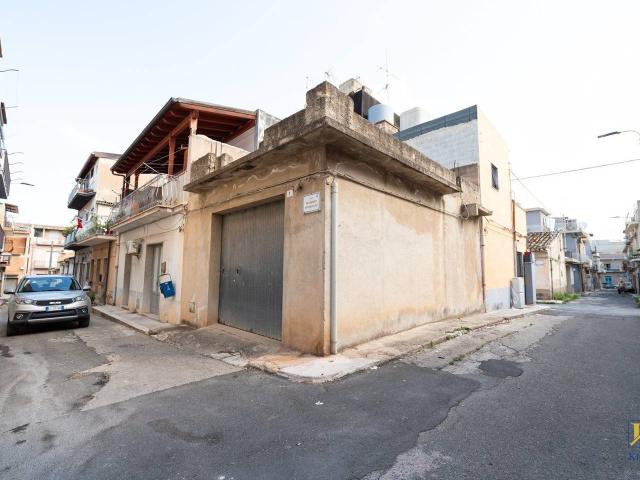 Box in vendita a Comiso, Sicilia
