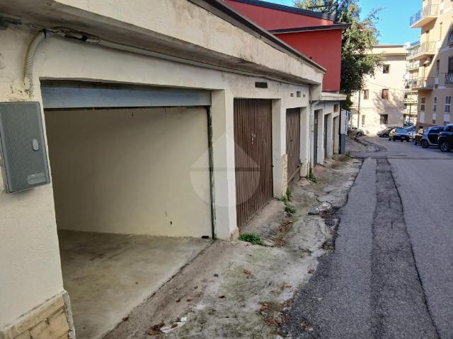 Box in vendita a Città 2000, Calabria