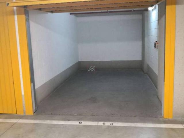 Box in vendita a Medio Ponente, Serra Riccò