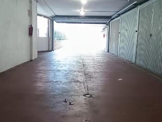 Box in vendita a Medio Ponente, Serra Riccò