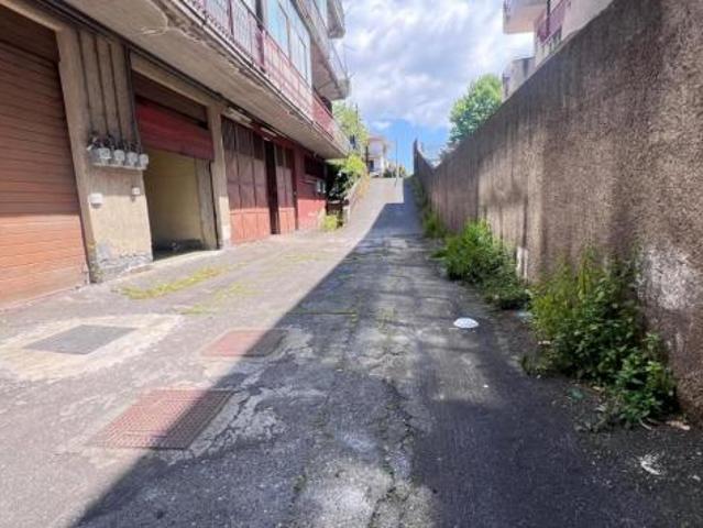 Box in vendita a Mascalucia, Sicilia