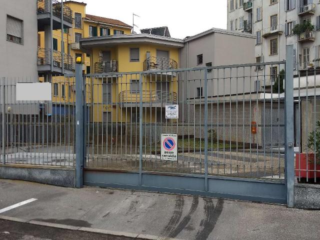 Box in vendita a Municipio 9, Milano