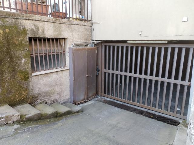 Box in vendita a San Giovanni La Punta, Sicilia