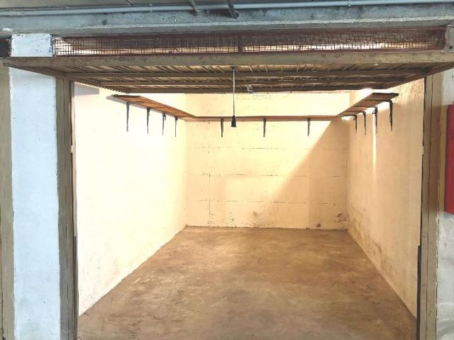 Box in vendita a San Felice Extra, Brenzone