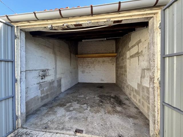 Garage location à Rochefort
