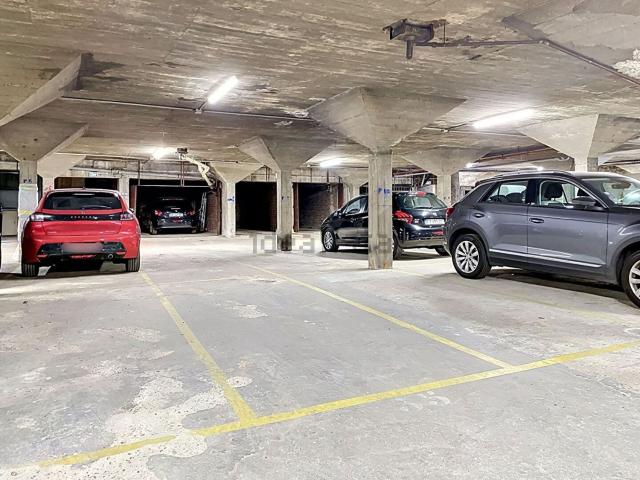 Garage vente à Paris 14e Arrondissement, Paris