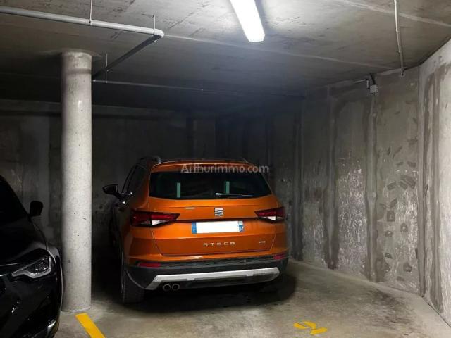 Garage vente à Quartier Centre Ville, Reims