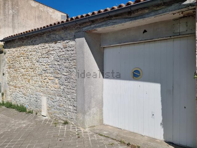 Garage vente à Chante-Alouette, Rochefort