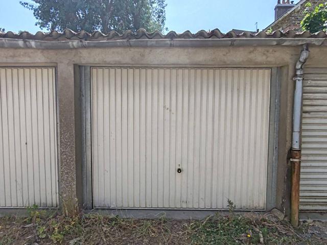 Garage vente à Nantes, Barbin