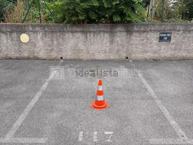 Garage vente à Carnolès, Roquebrune-Cap-Martin