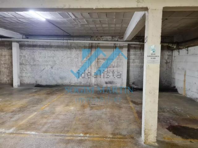 Garage vente à Carnolès, Roquebrune-Cap-Martin