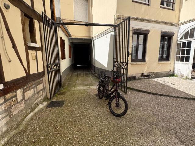Garage vente à Quartier Vieux-Marché Cathédrale, Rouen
