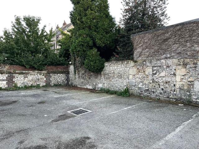 Garage location à Quartier Saint-Clément / Jardin des Plantes, Rouen