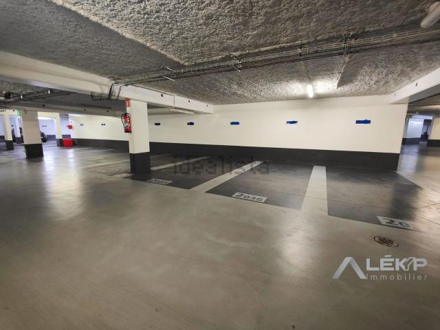 Garage location à Village Jonchère-Malmaison-Saint-Cucufa, Rueil-Malmaison